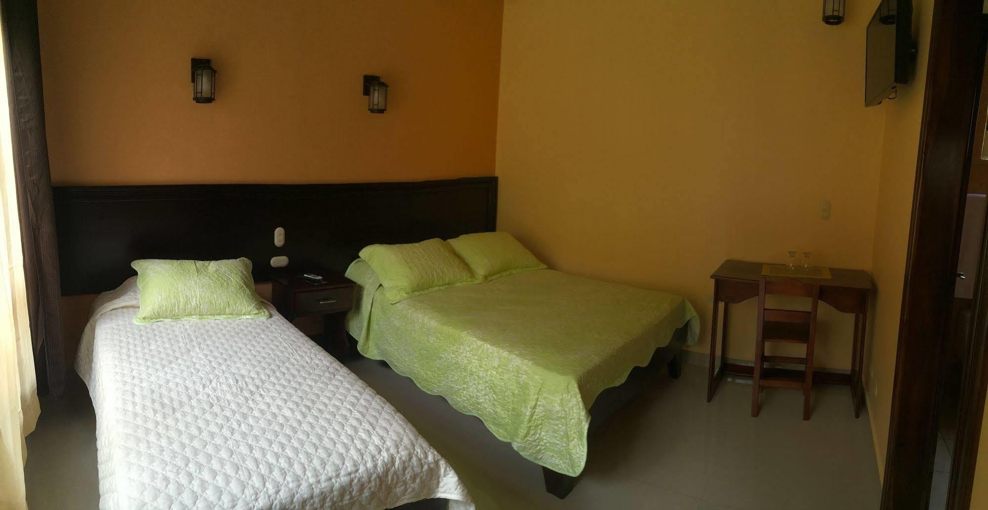 Mussaenda, Arenal Hotel La Fortuna ภายนอก รูปภาพ