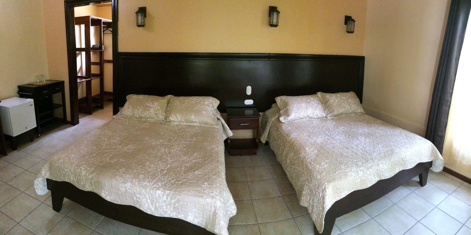 Mussaenda, Arenal Hotel La Fortuna ภายนอก รูปภาพ